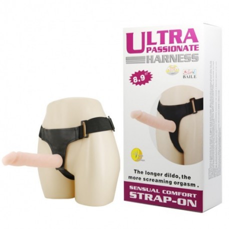 Cinta Peniana com Fivelas Ajustáveis e Pênis em Cyberskin Articulável - VipMix
